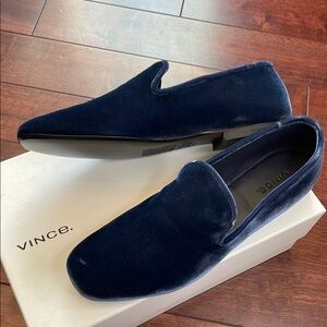 NIB Vince Bray Vintage Blue Velvet Slip On Flar Loafers 7